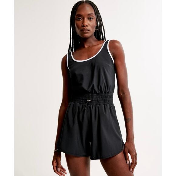 NWOT Abercrombie & Fitch Traveler Romper Black White Women’s Size Small - Picture 1 of 9